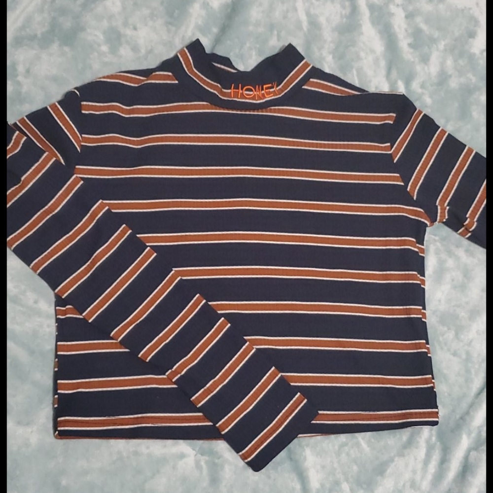 Long sleeve crop top